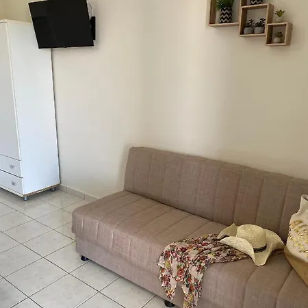 Apartment Smileys *